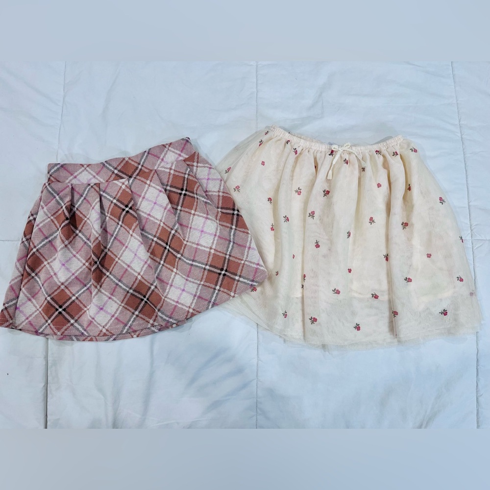 Old Navy/ Inbetween • Toddler Girls Plaid and Floral Skirt Set Bundle GUC 5T - Picture 2 of 7